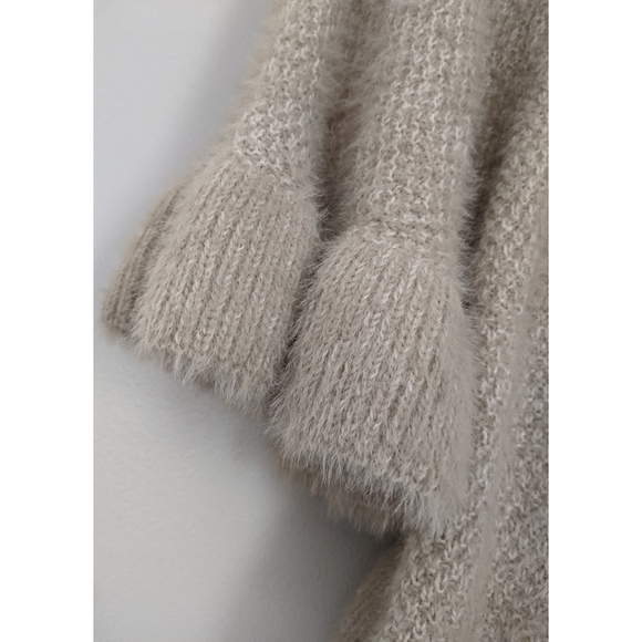 🆕 Anthropologie Ruffled Turtleneck Poncho in Beige - Picture 4 of 8